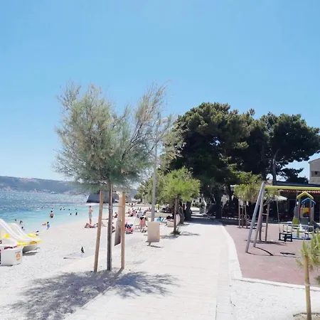 Mari Garden Apartment Kastela
