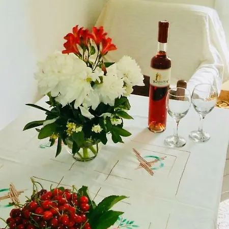 Mari Garden Apartment *
