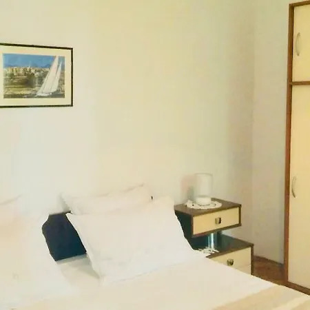 Apartment Mari Garden Kastela