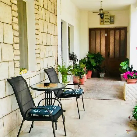Mari Garden Apartment