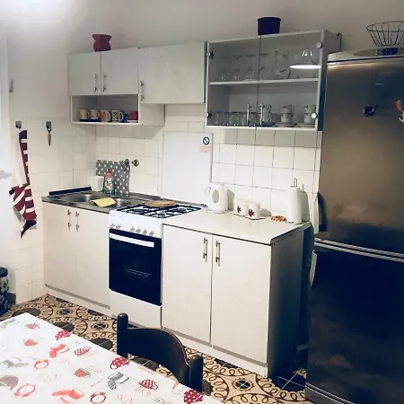 Mari Garden Apartment *